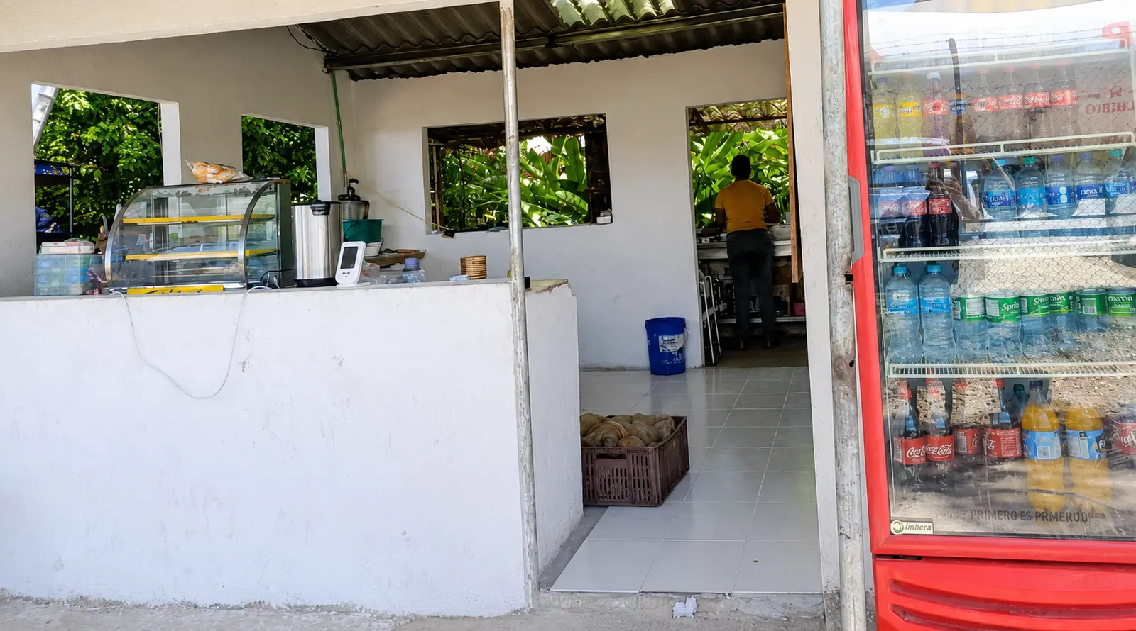 Punto de comida y bebidas dentro de Maxitrac Tamakú